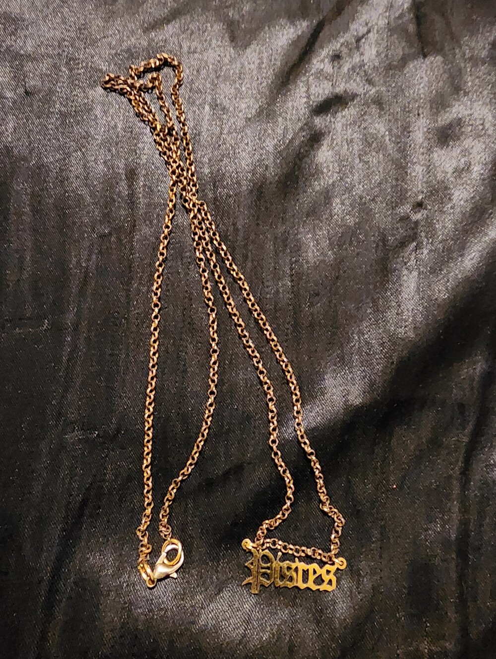 Gold Tone Vintage Pisces Necklace